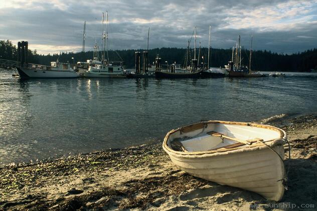 Dingy on Mansons Beach